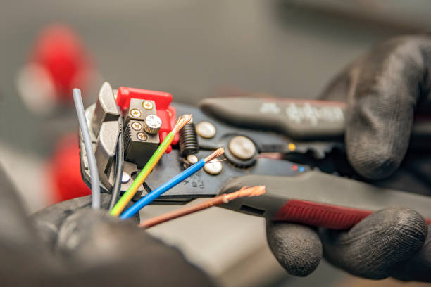 Best Affordable Emergency Electrician  in Robbinsdale, MN